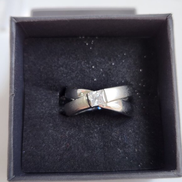 Vintage Estate Owned 18K GE Minimalist Ring Size 8 - Picture 10 of 11